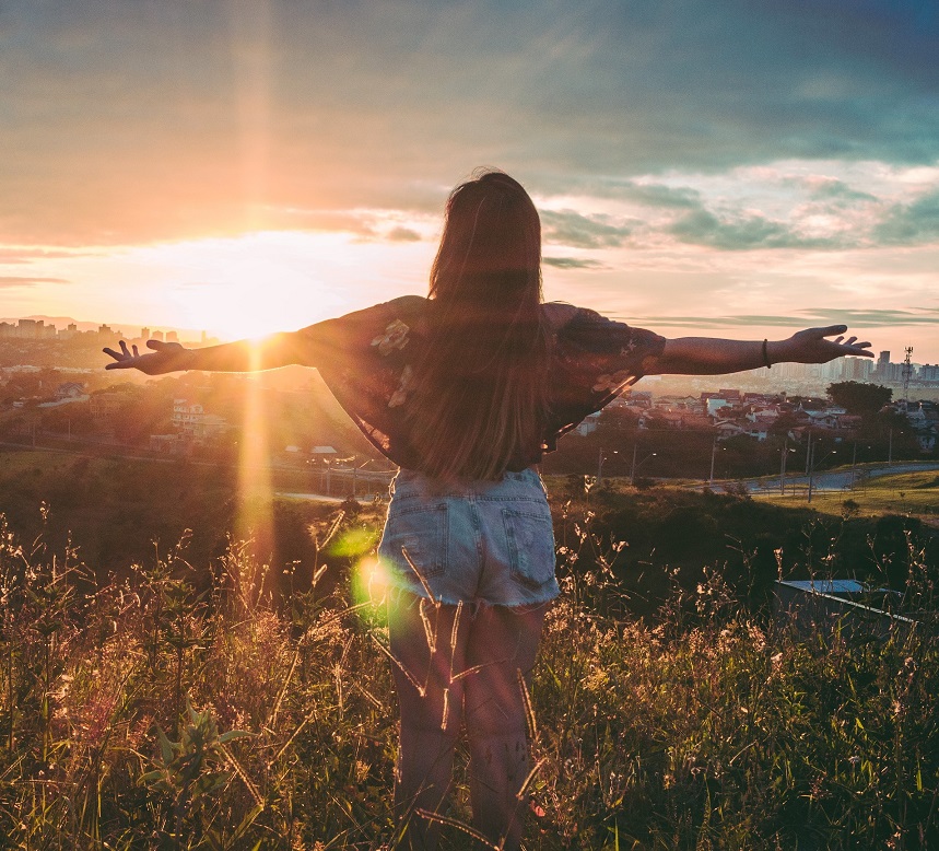 back-view-backlit-city-847483 – Copy